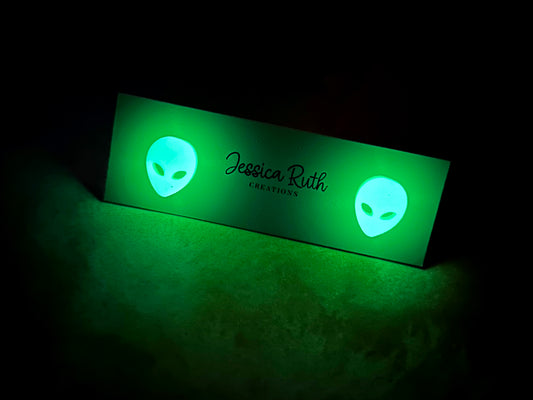 Glow In The Dark Alien Studs